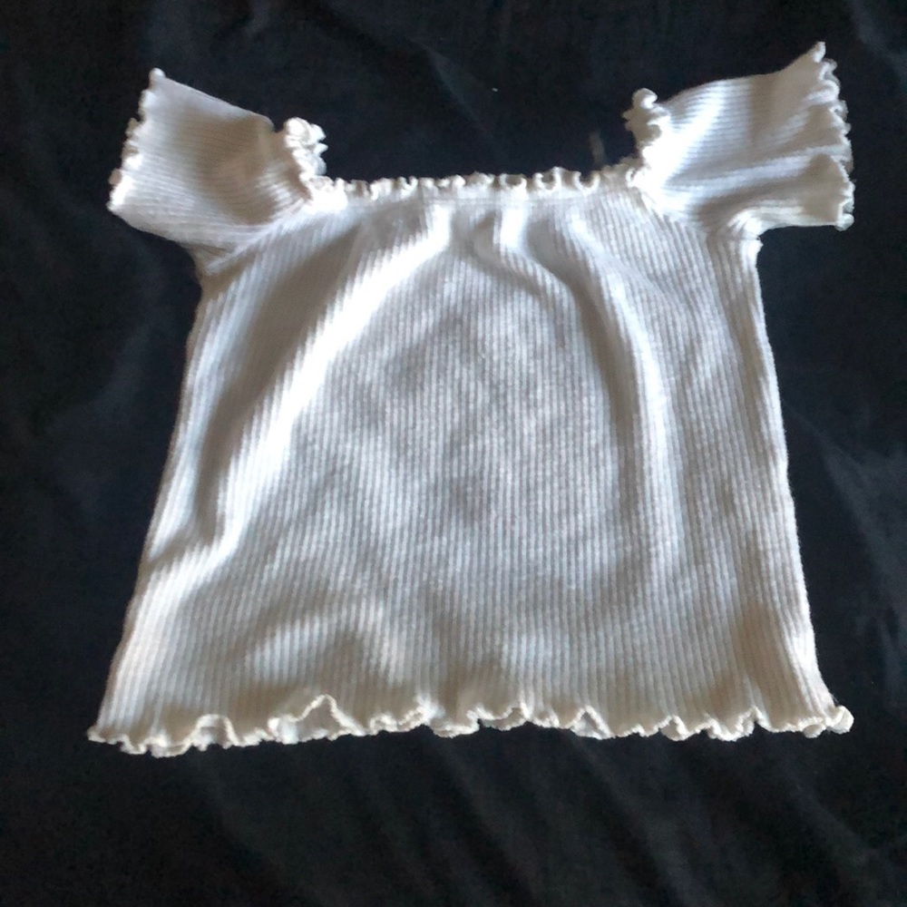 Crop top off the shoulder